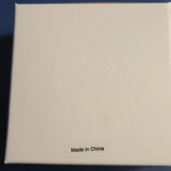 14K Gold Plated Butterfly Necklace with Butterfly Earrings NIB - Picture 4 of 4